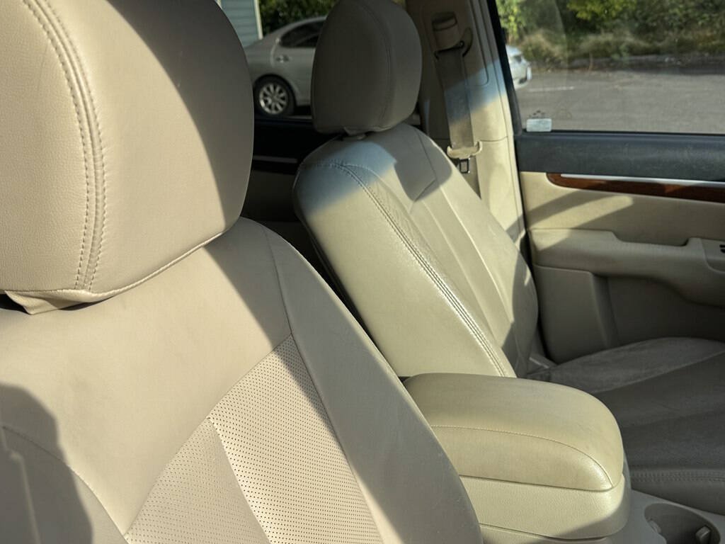 Used 2009 Hyundai Santa Fe Limited w/ Navigation Pkg 5 AWD/4WD image 16