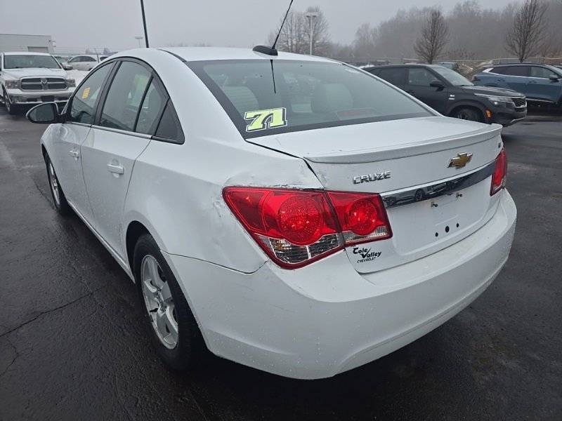 Used 2016 Chevrolet Cruze LT w/ Technology Package image 5