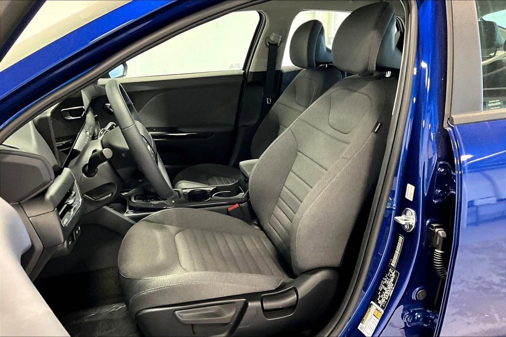 Used 2025 Kia K4 EX image 12