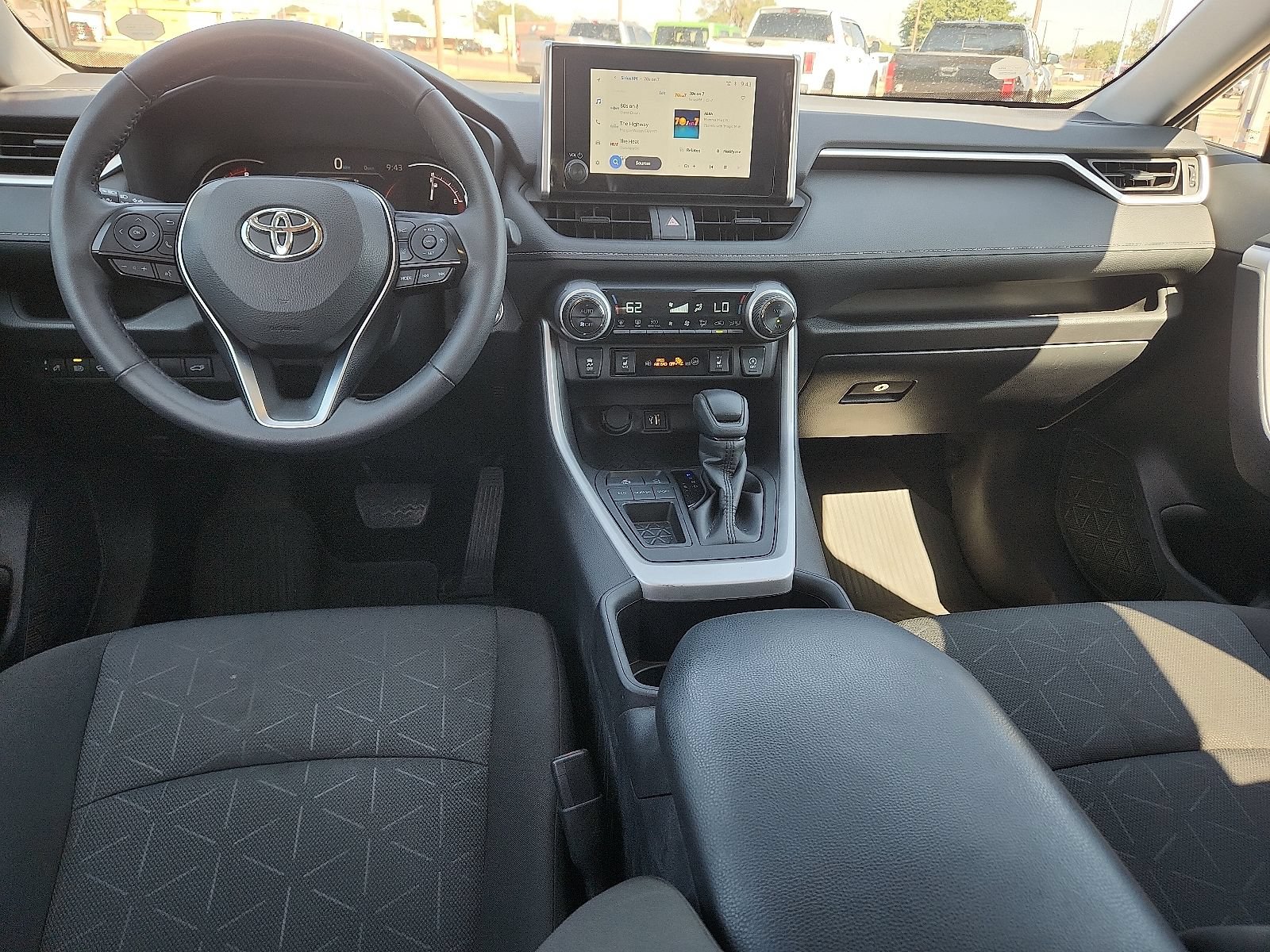 Used 2024 Toyota RAV4 XLE w/ Convenience Package FWD image 7