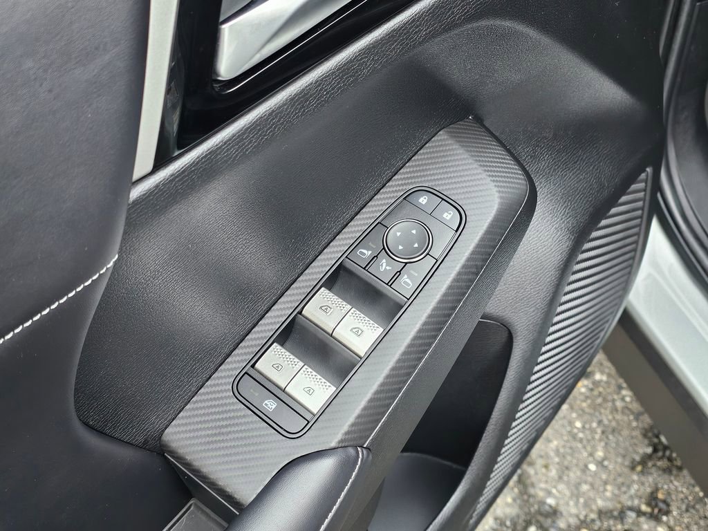 Used 2023 Mitsubishi Outlander SE image 19