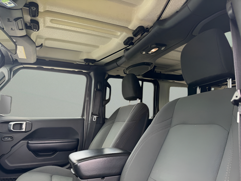 Used 2018 Jeep Wrangler Unlimited Sport S AWD/4WD image 16