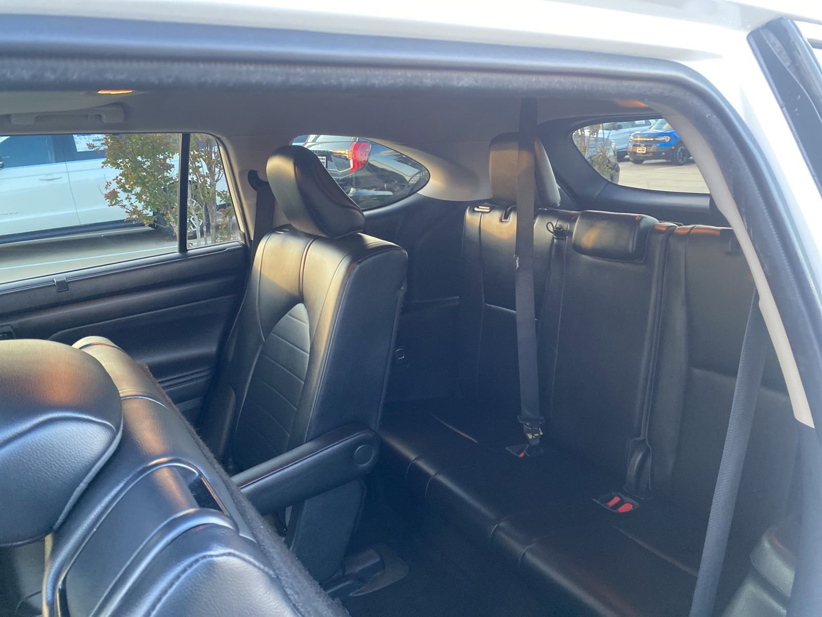Used 2021 Toyota Highlander XLE FWD image 24