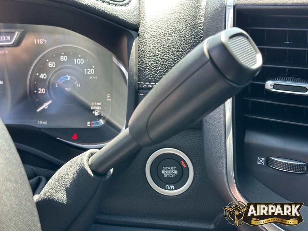 New 2025 RAM 2500 Laramie AWD/4WD image 22