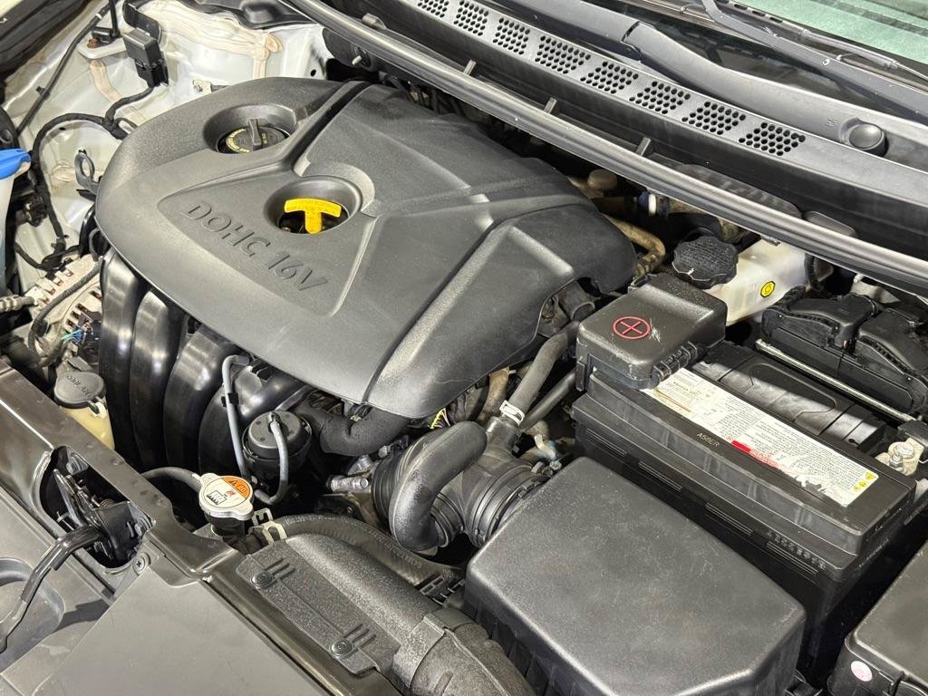 Used 2016 Hyundai Elantra SE FWD image 26