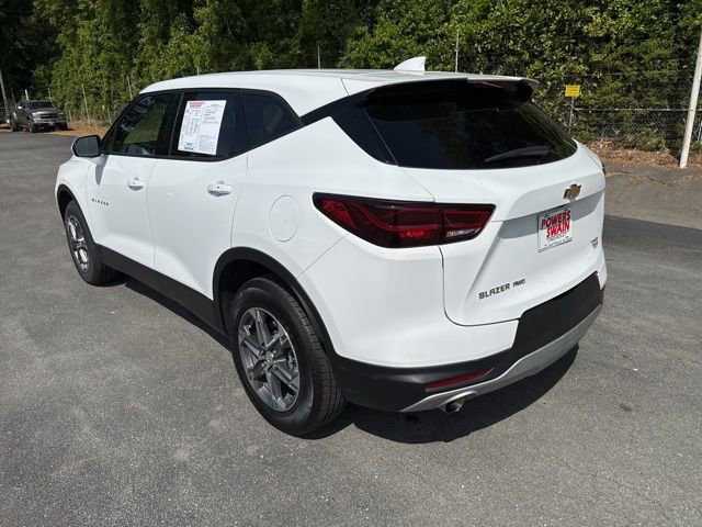 Used 2025 Chevrolet Blazer LT AWD/4WD image 3