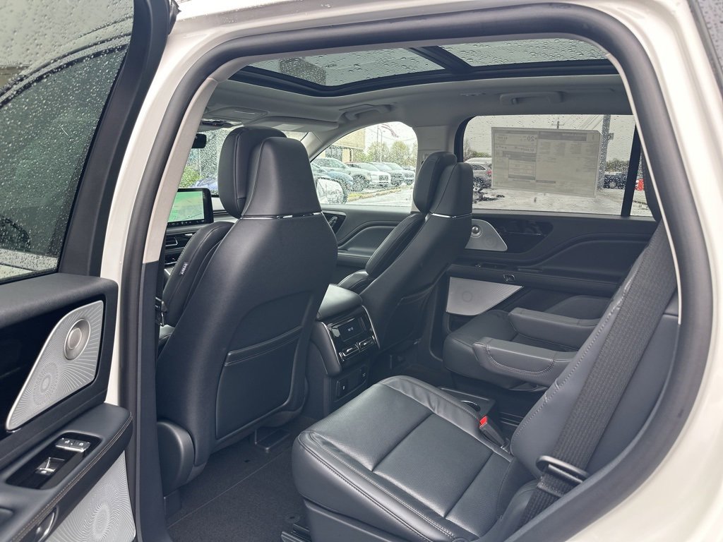 New 2025 Lincoln Aviator Reserve w/ Equipment Group 201A image 28