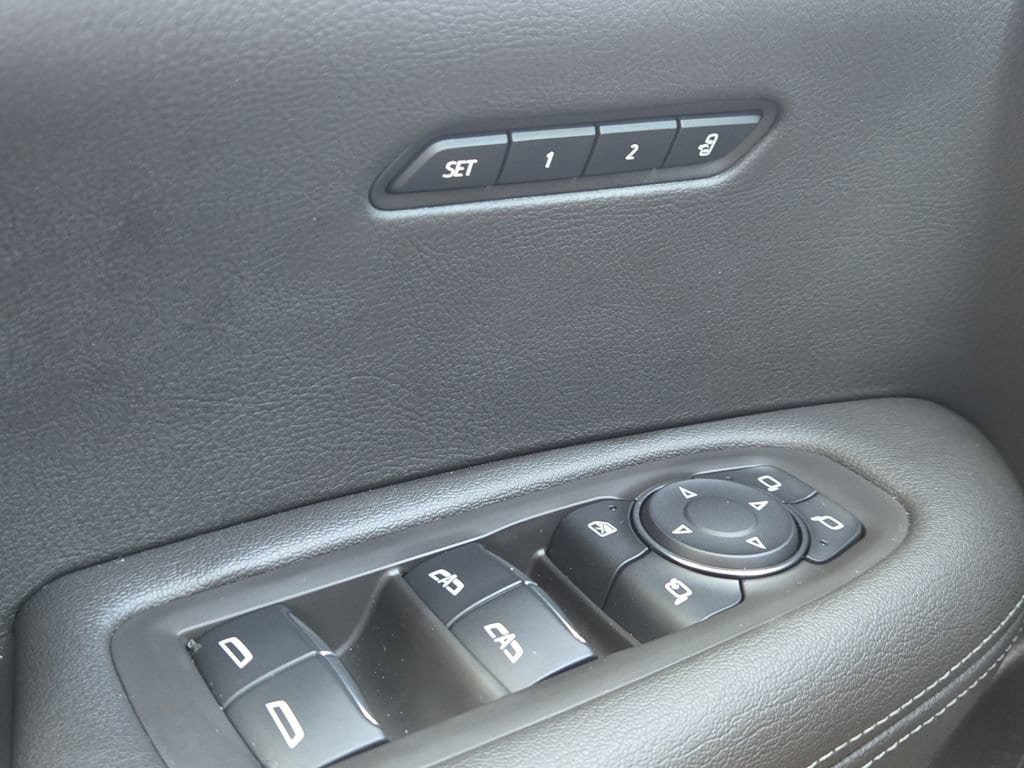 Certified 2024 Cadillac XT6 Luxury w/ LPO, Floor Liner Package AWD/4WD image 20
