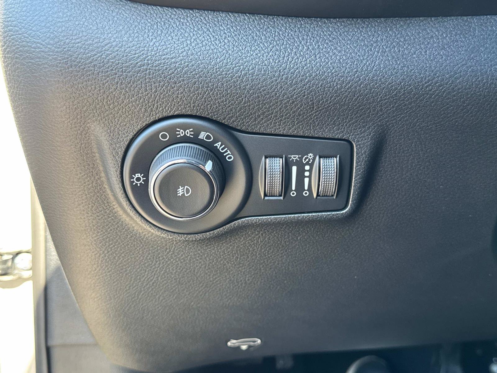 New 2026 Jeep Compass Latitude AWD/4WD image 31