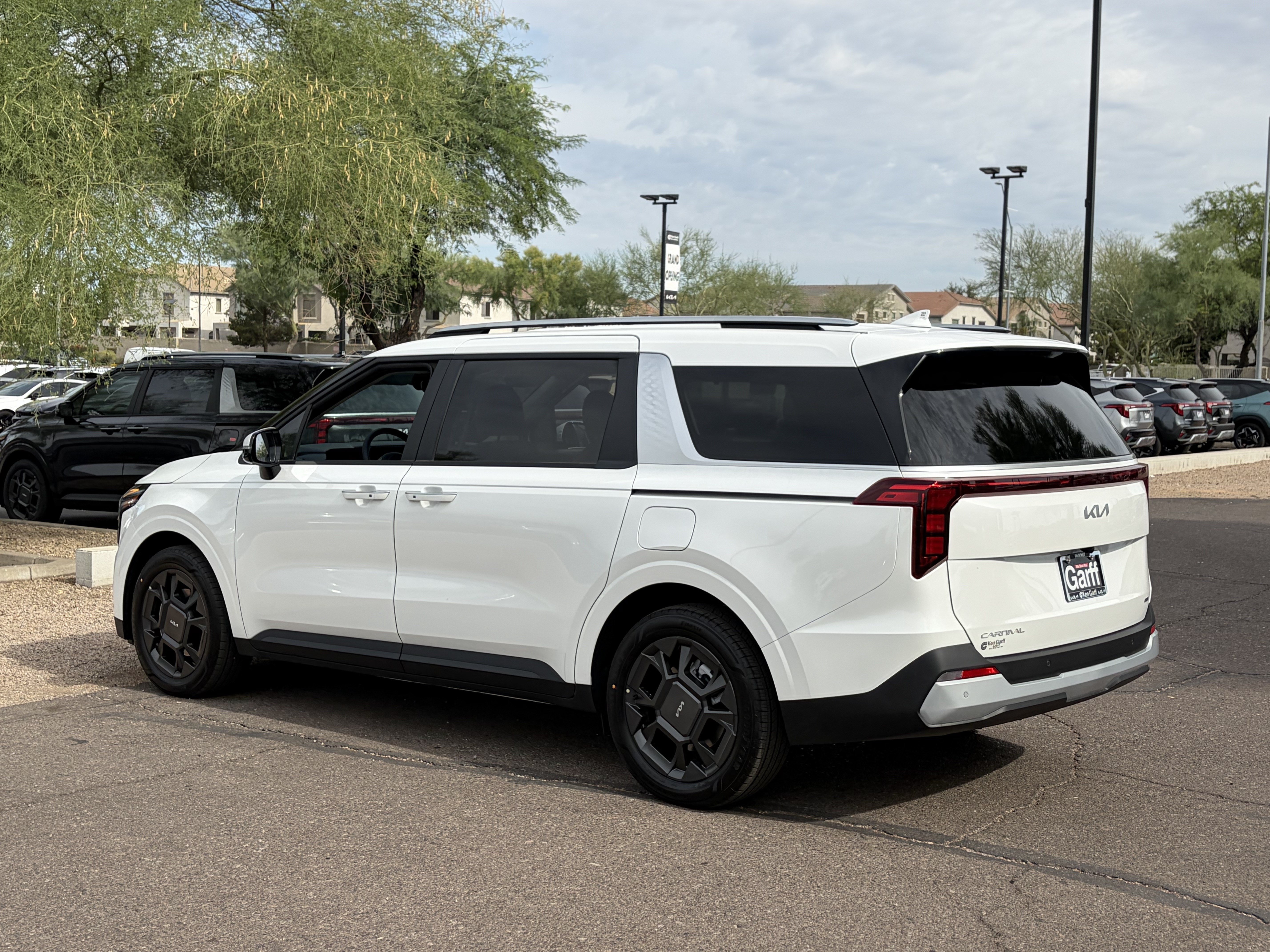 New 2026 Kia Carnival EX FWD image 3