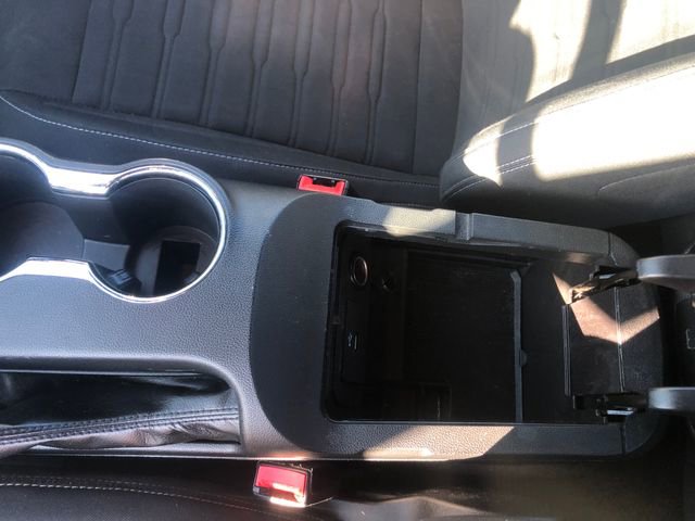 Used 2017 Ford Mustang Coupe RWD image 25