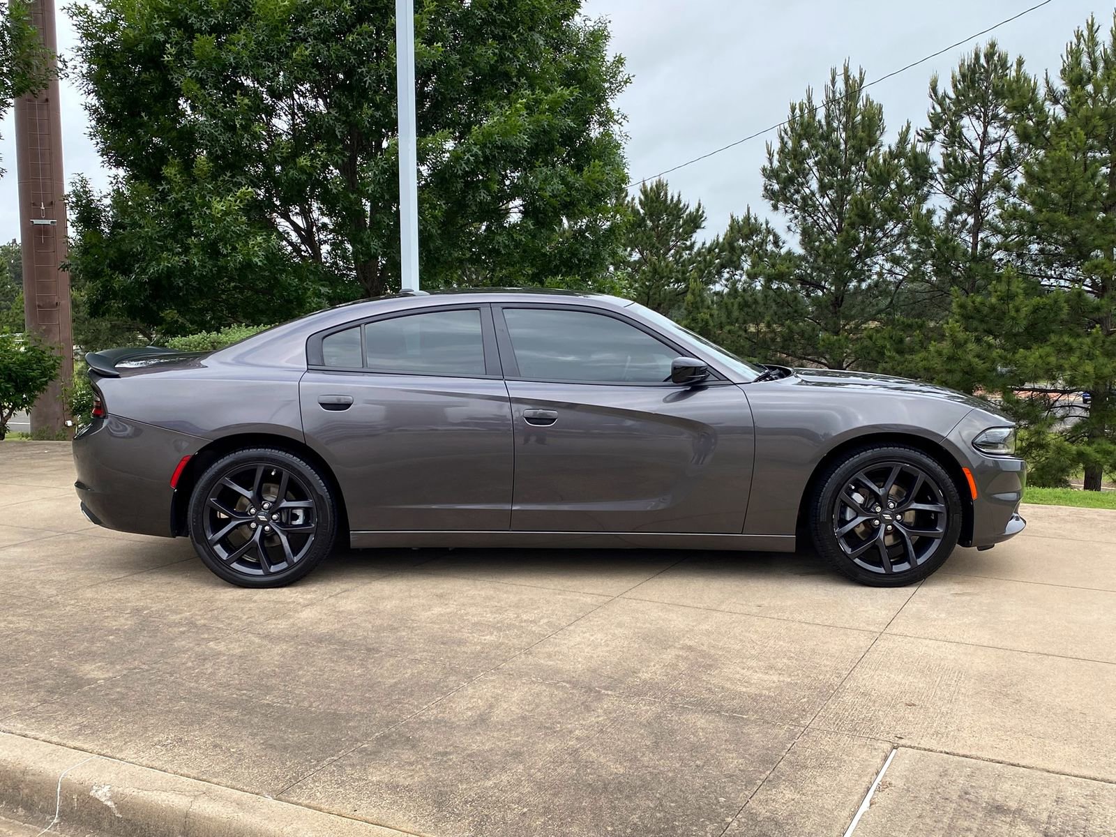 Used 2022 Dodge Charger SXT w/ Blacktop Package RWD image 7