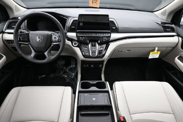 New 2027 Honda Odyssey Touring image 9