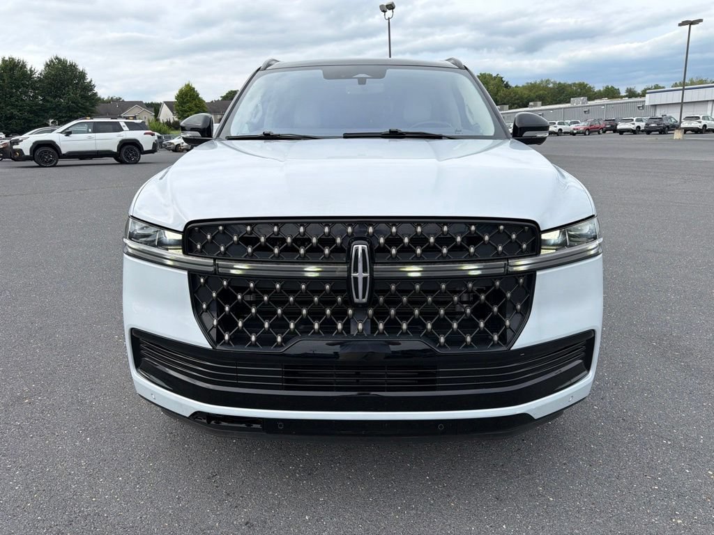 Used 2025 Lincoln Navigator L Black Label w/ Black Label Special Edition AWD/4WD image 8