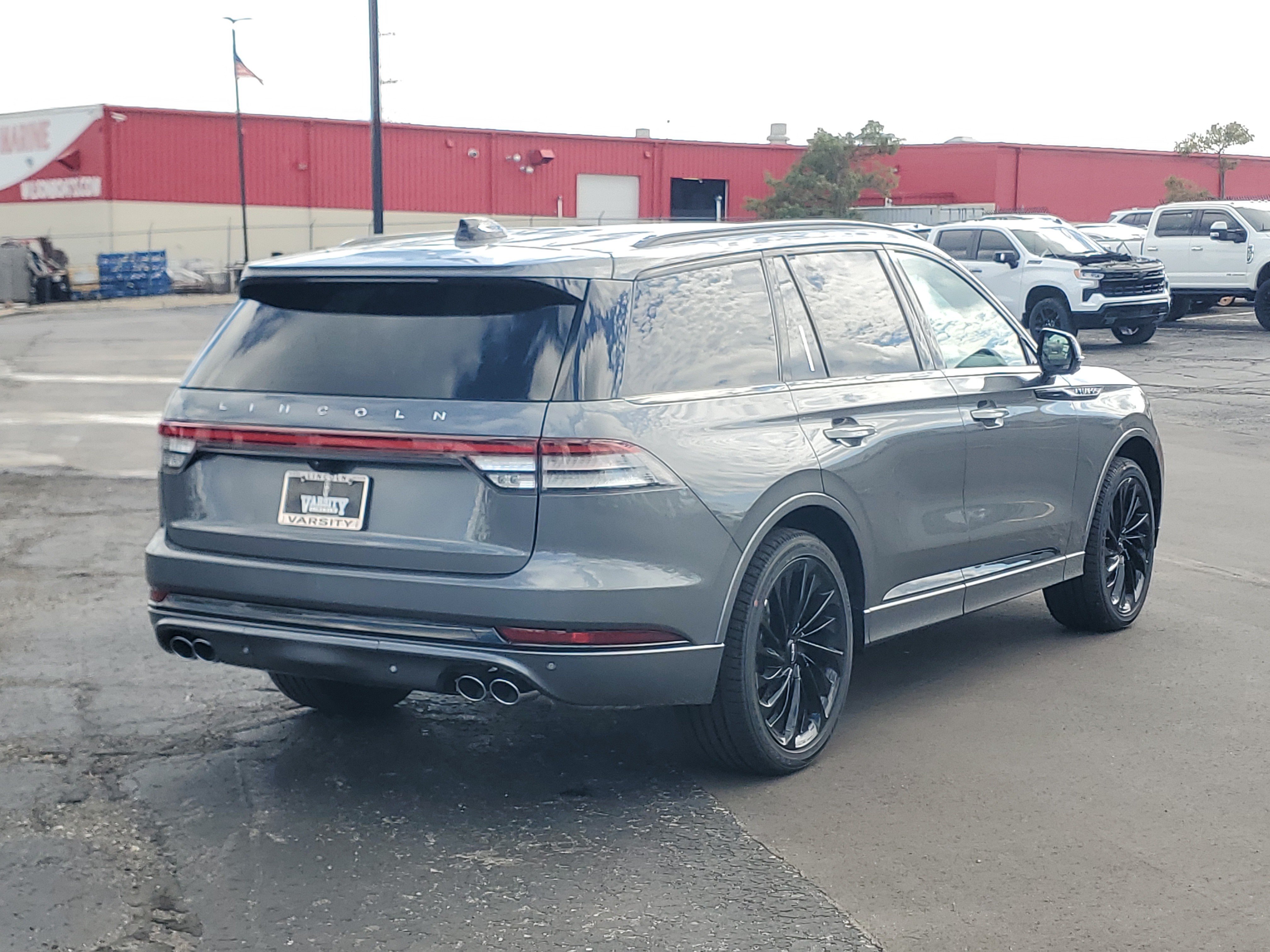 New 2027 Lincoln Aviator Reserve AWD/4WD image 4