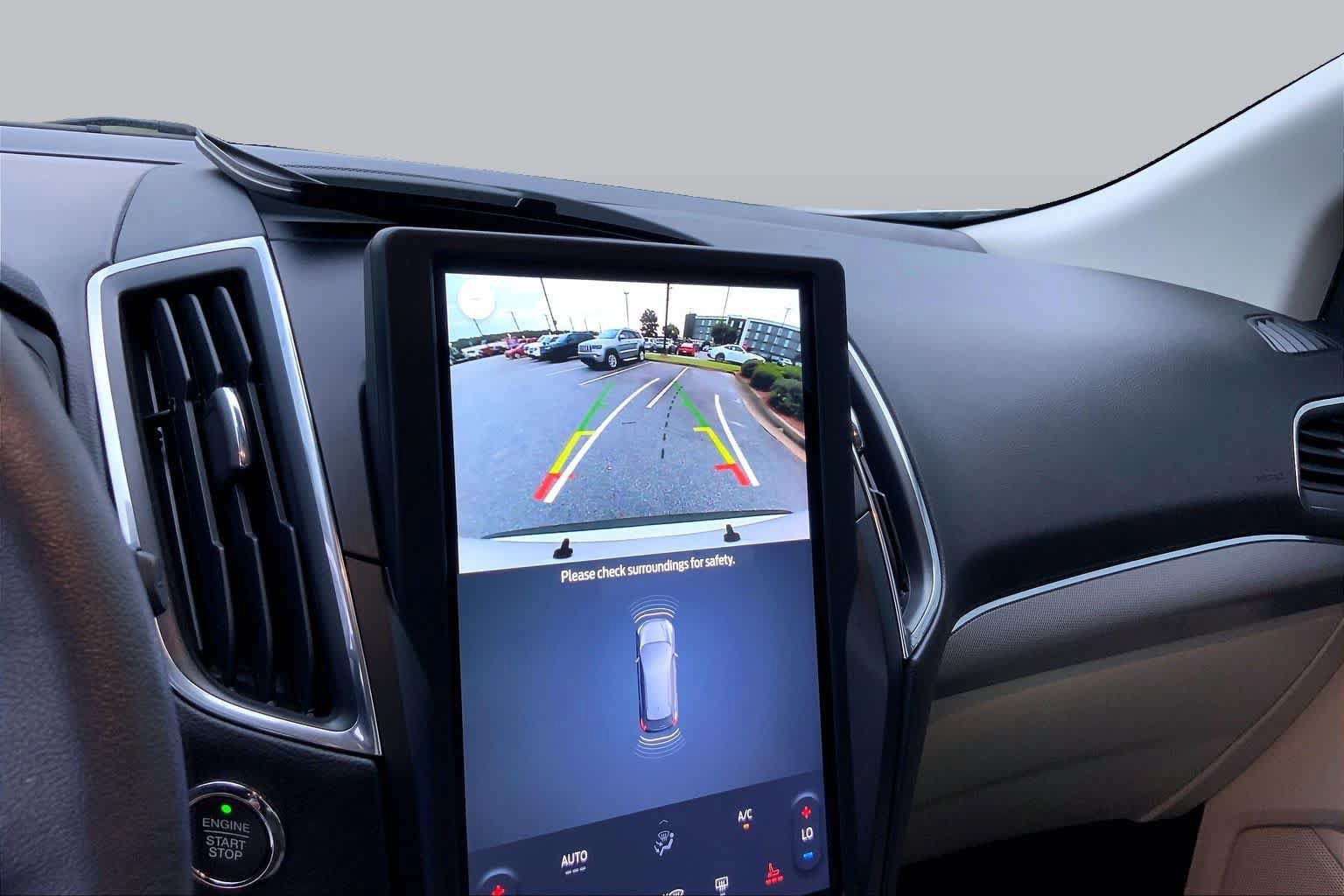 Used 2022 Ford Edge Titanium AWD/4WD image 28
