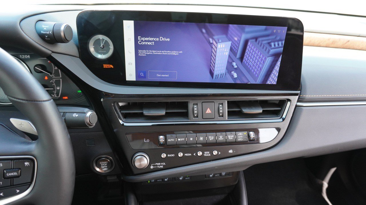 Used 2024 Lexus ES 350 w/ Premium Package image 16