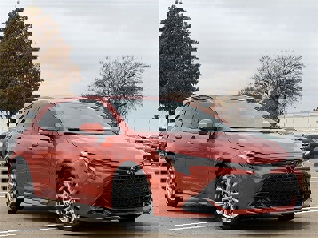 Used 2025 Toyota Corolla SE image 2