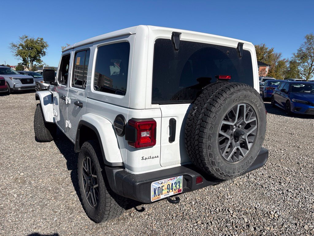 Used 2024 Jeep Wrangler Unlimited Sahara AWD/4WD image 7