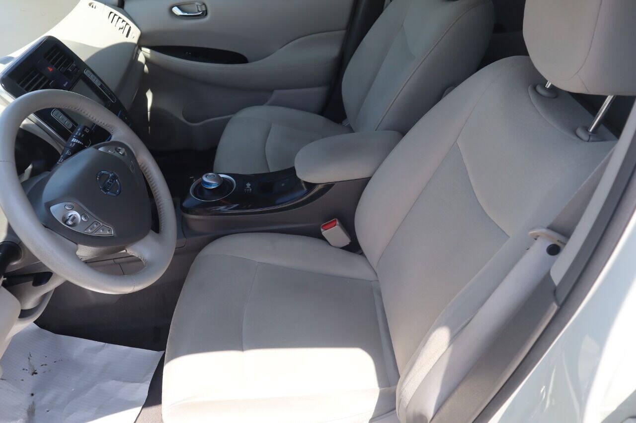 Used 2012 Nissan Leaf SL FWD image 11