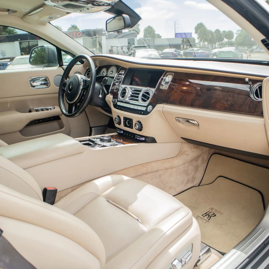Used 2019 Rolls-Royce Wraith RWD image 31