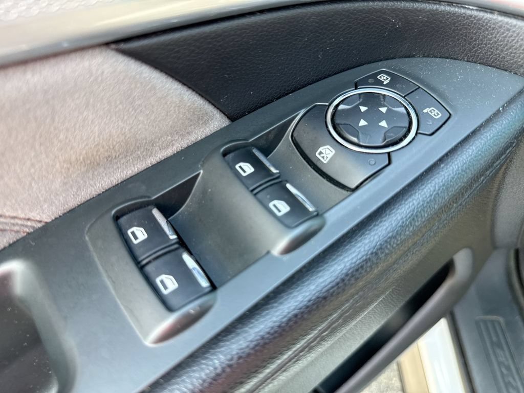 Used 2017 Ford Explorer XLT w/ Equipment Group 202A FWD image 13