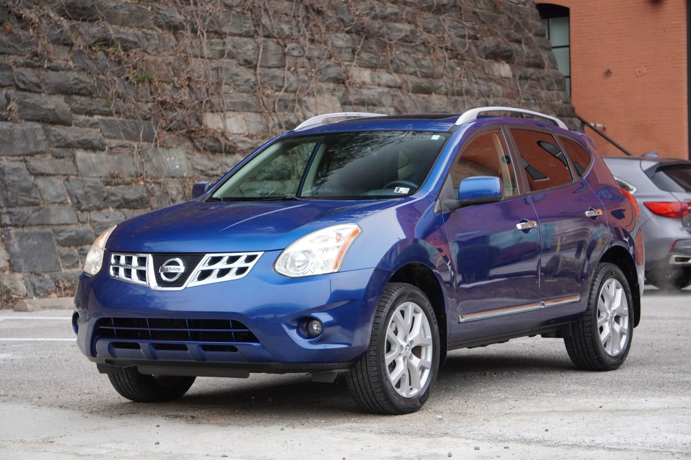 Used 2011 Nissan Rogue SV w/ SL Pkg image 28