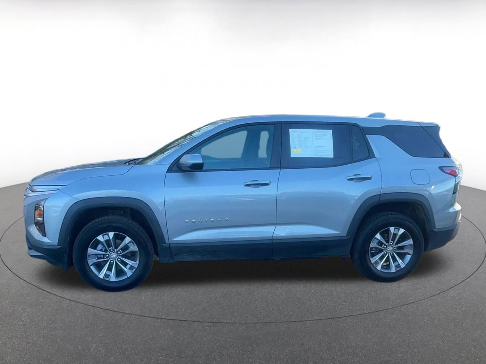 Used 2025 Chevrolet Equinox LT image 8