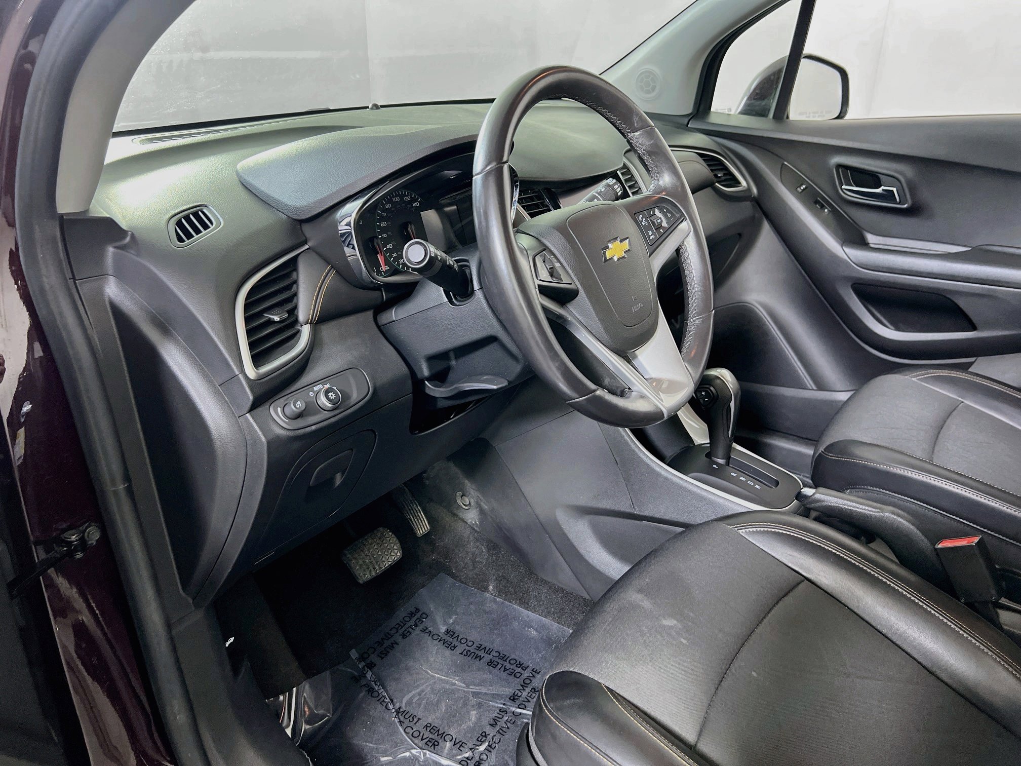 Used 2021 Chevrolet Trax LT w/ LT Convenience Package AWD/4WD image 9