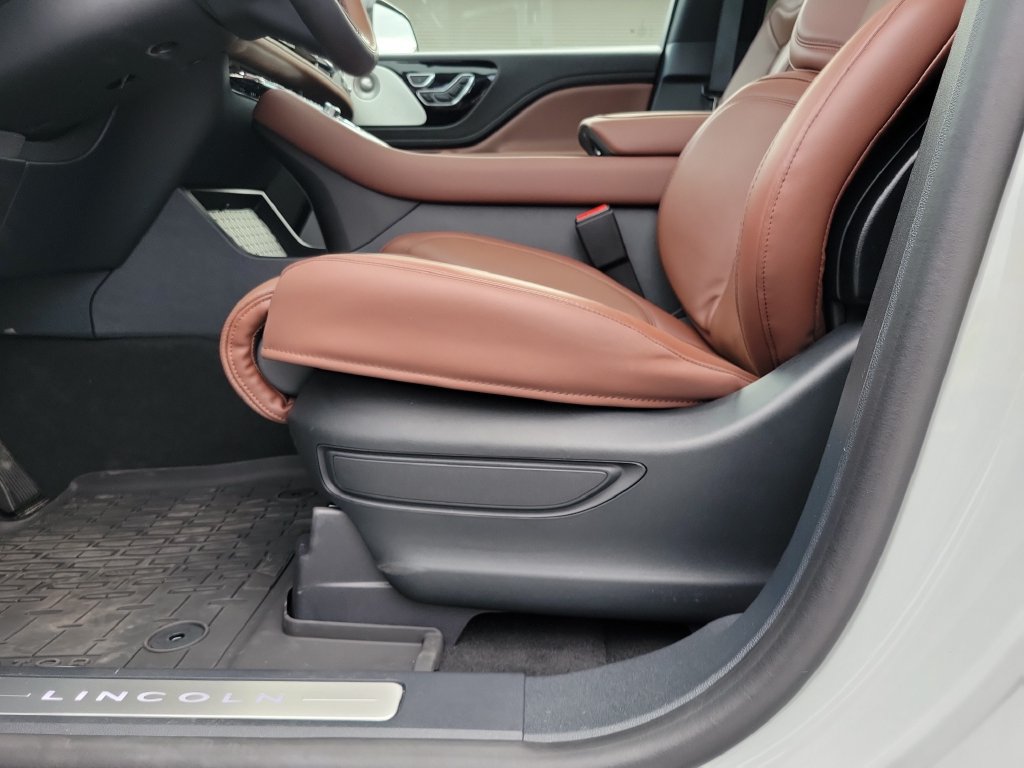 New 2027 Lincoln Aviator Reserve AWD/4WD image 19