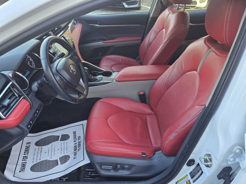 Used 2018 Toyota Camry SE image 16