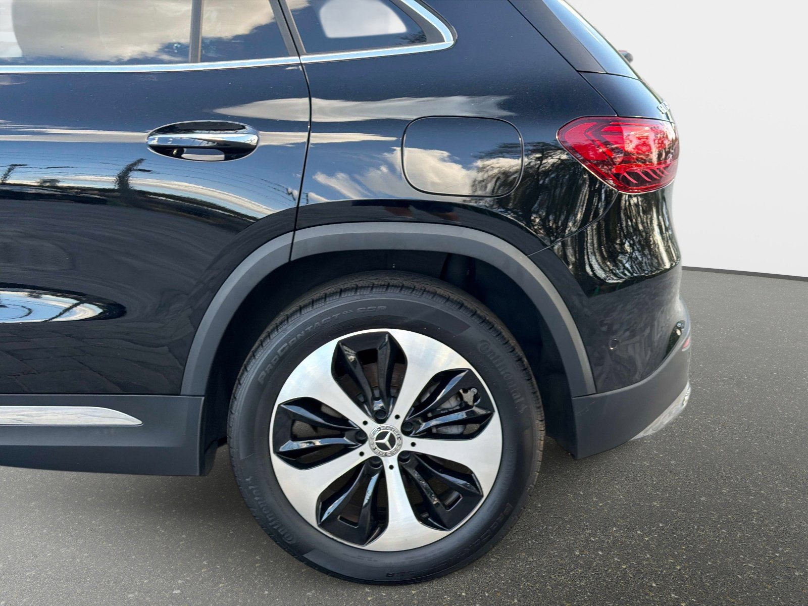 Used 2025 Mercedes-Benz GLA 250 4MATIC image 18