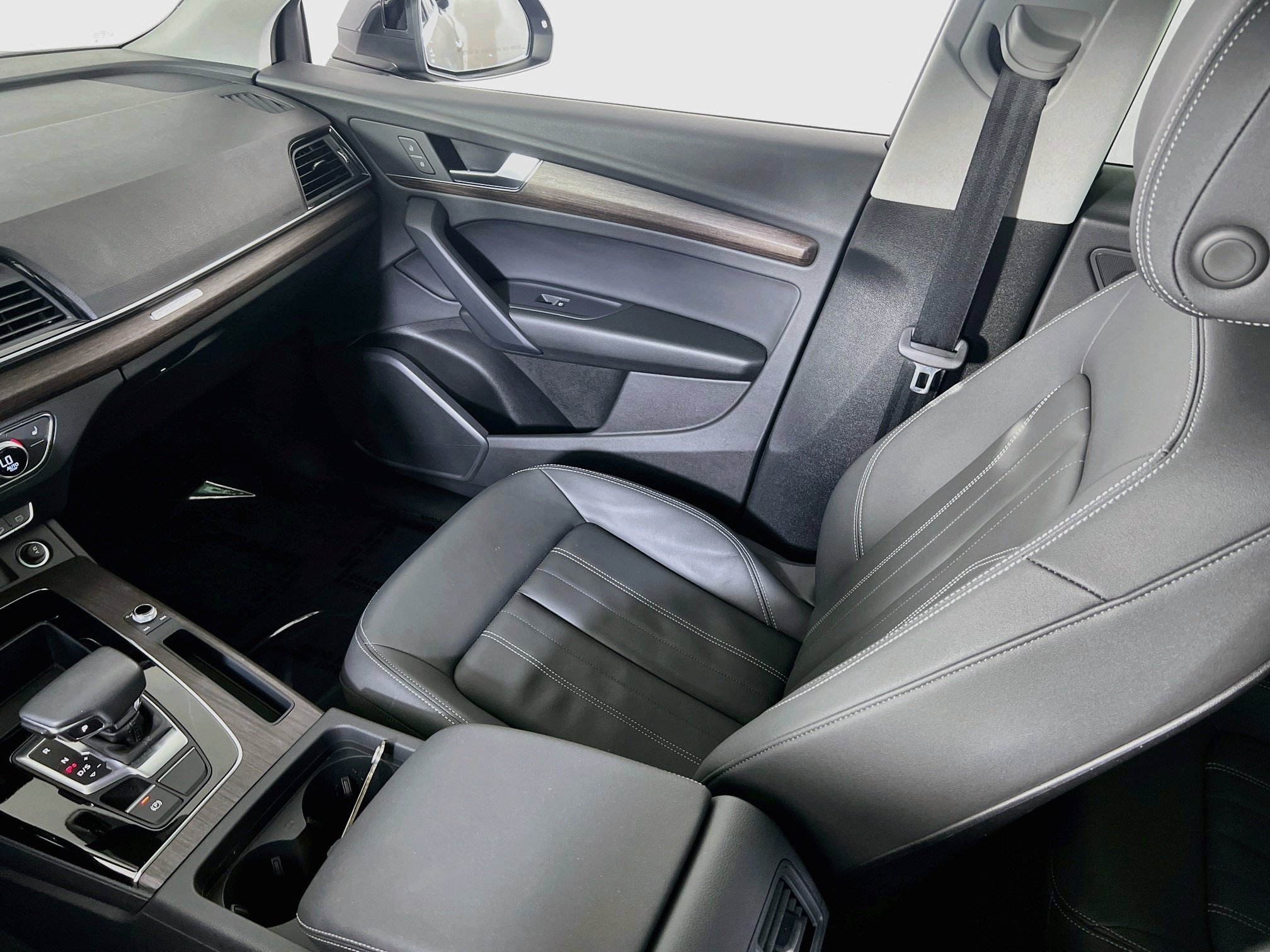 Used 2024 Audi Q5 2.0T Premium w/ Convenience Package AWD/4WD image 23