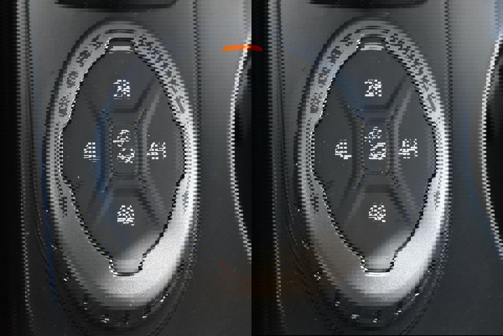 New 2025 Ford Bronco Badlands image 32