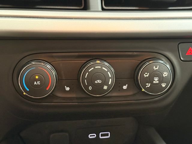 Used 2024 Chevrolet Trax LS w/ LS Convenience Package FWD image 17