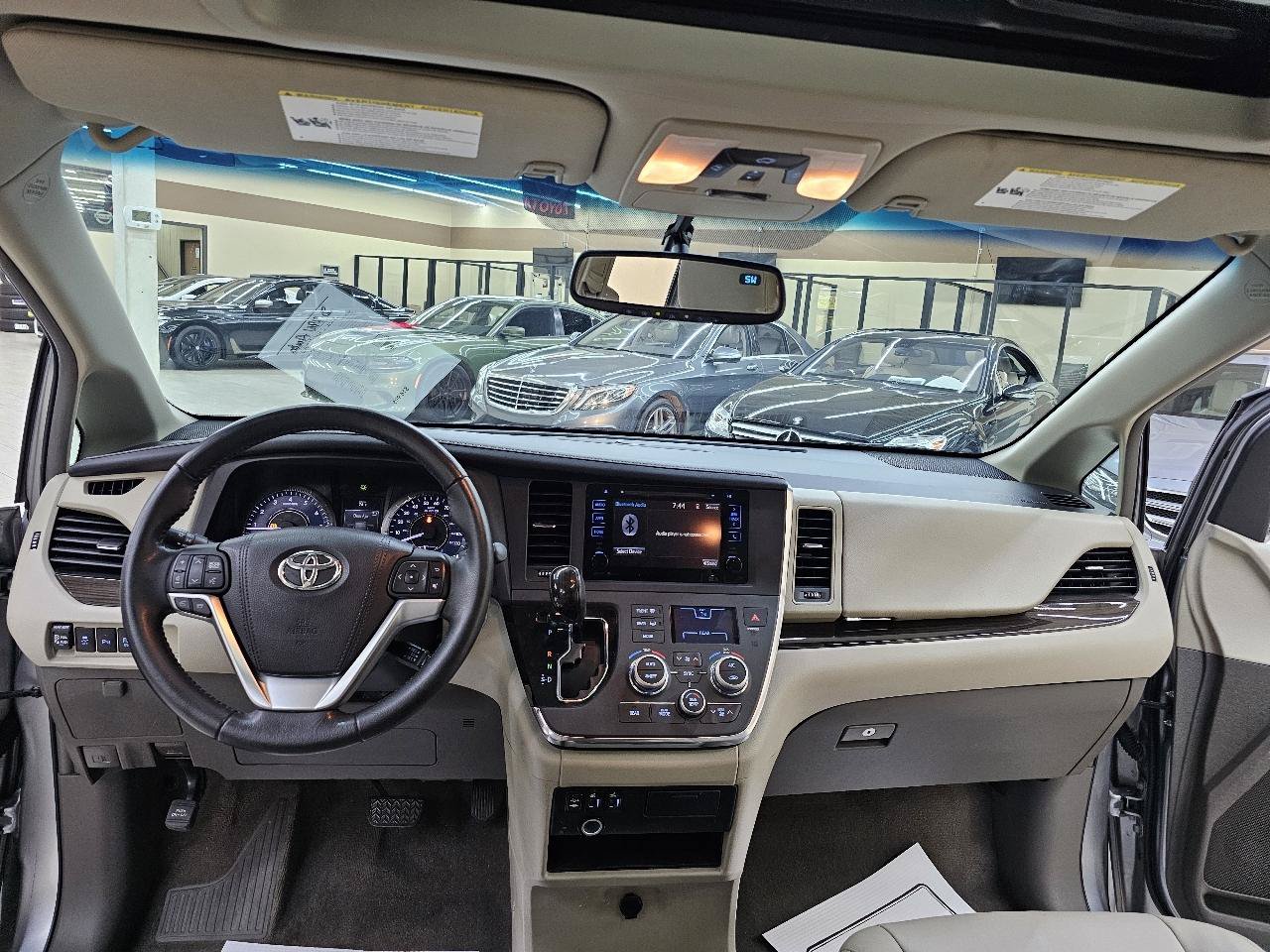 Used 2015 Toyota Sienna XLE w/ XLE Navigation Package FWD image 27