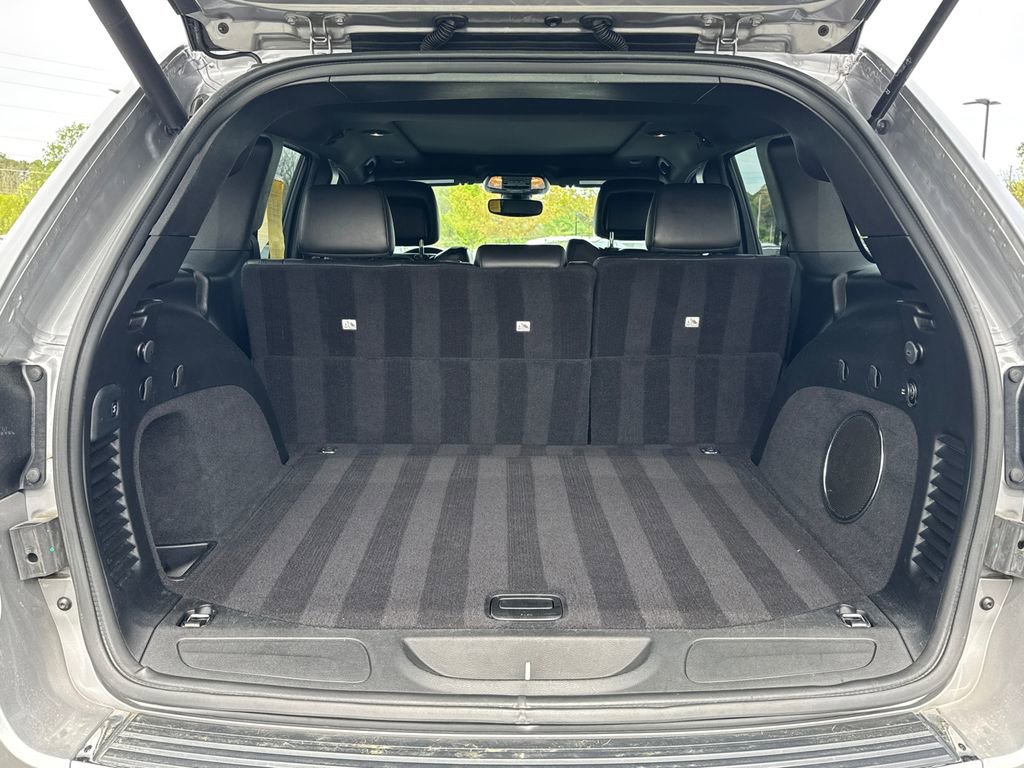 Used 2020 Jeep Grand Cherokee Limited w/ Luxury Group II image 18