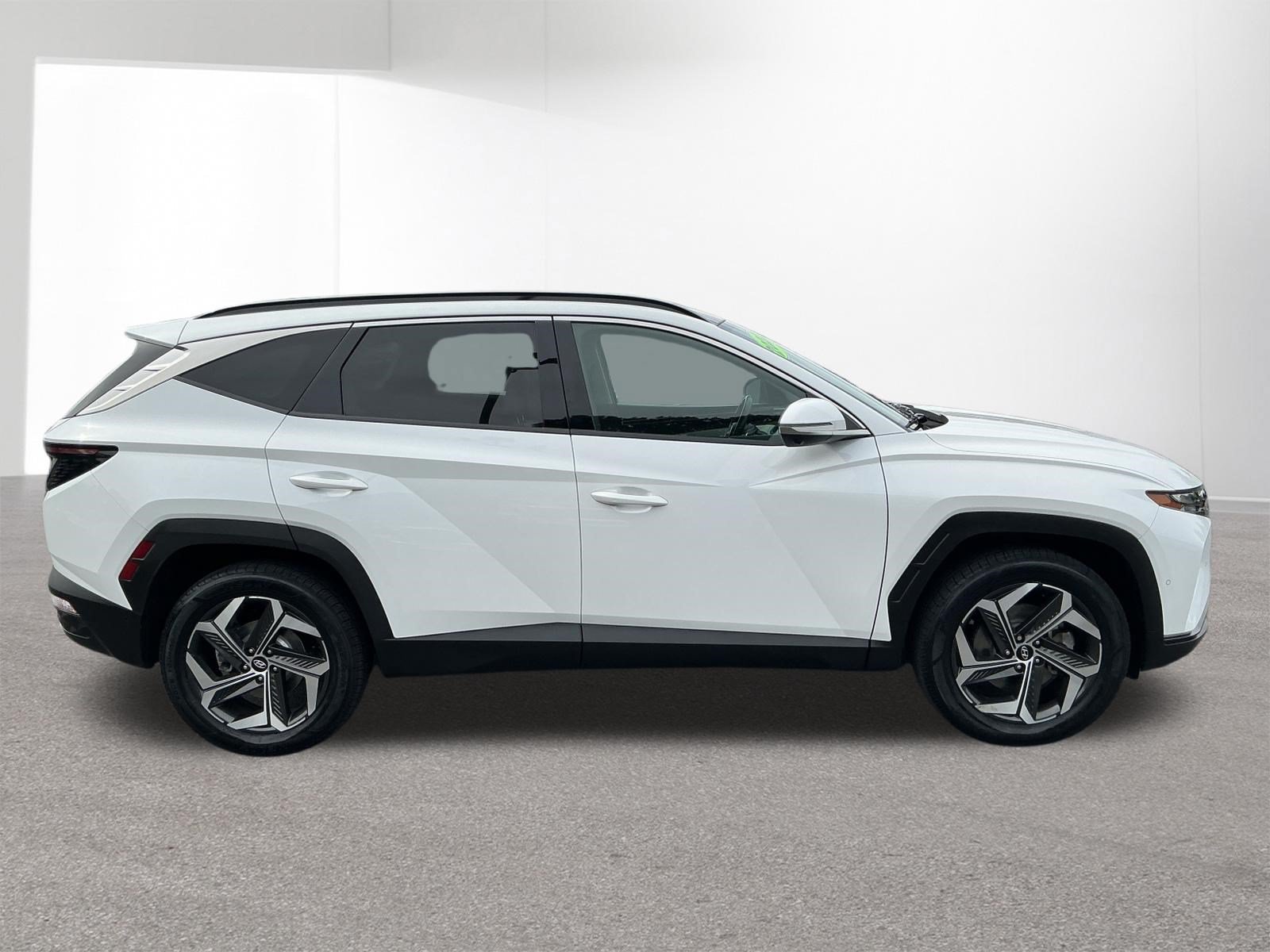 Used 2022 Hyundai Tucson Limited AWD/4WD image 2
