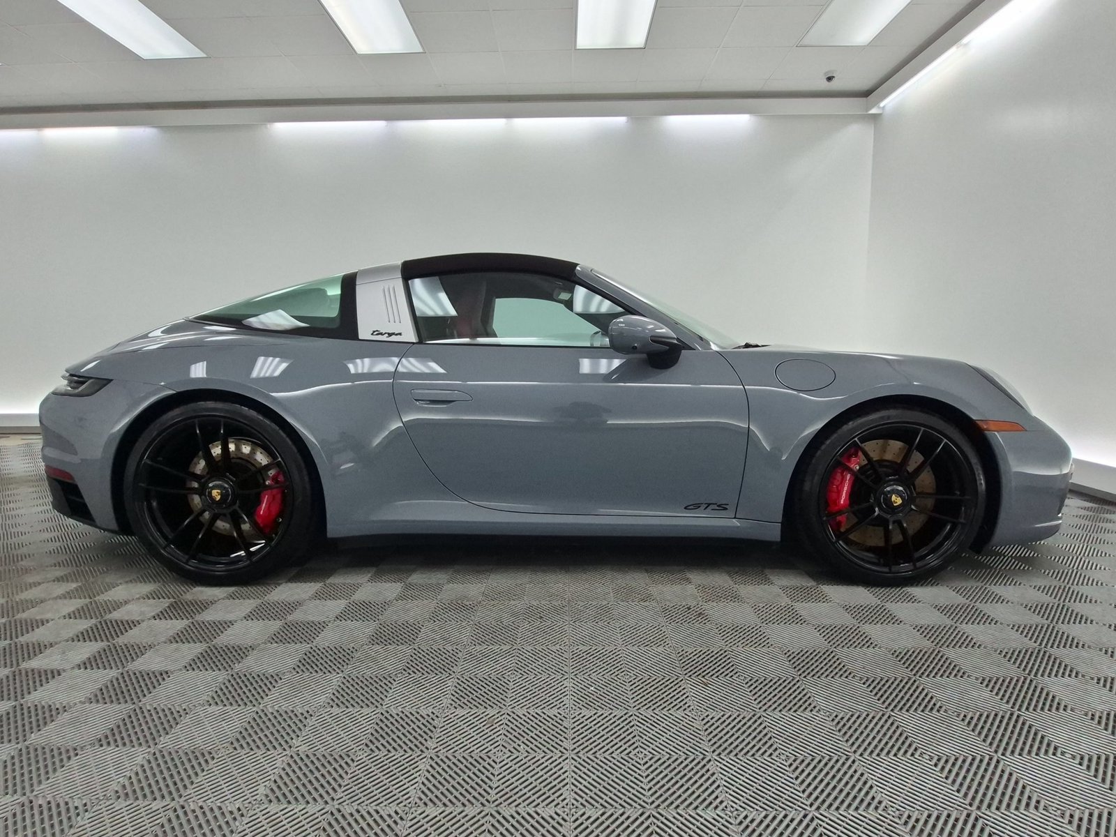 Certified 2024 Porsche 911 Targa 4 GTS AWD/4WD image 8