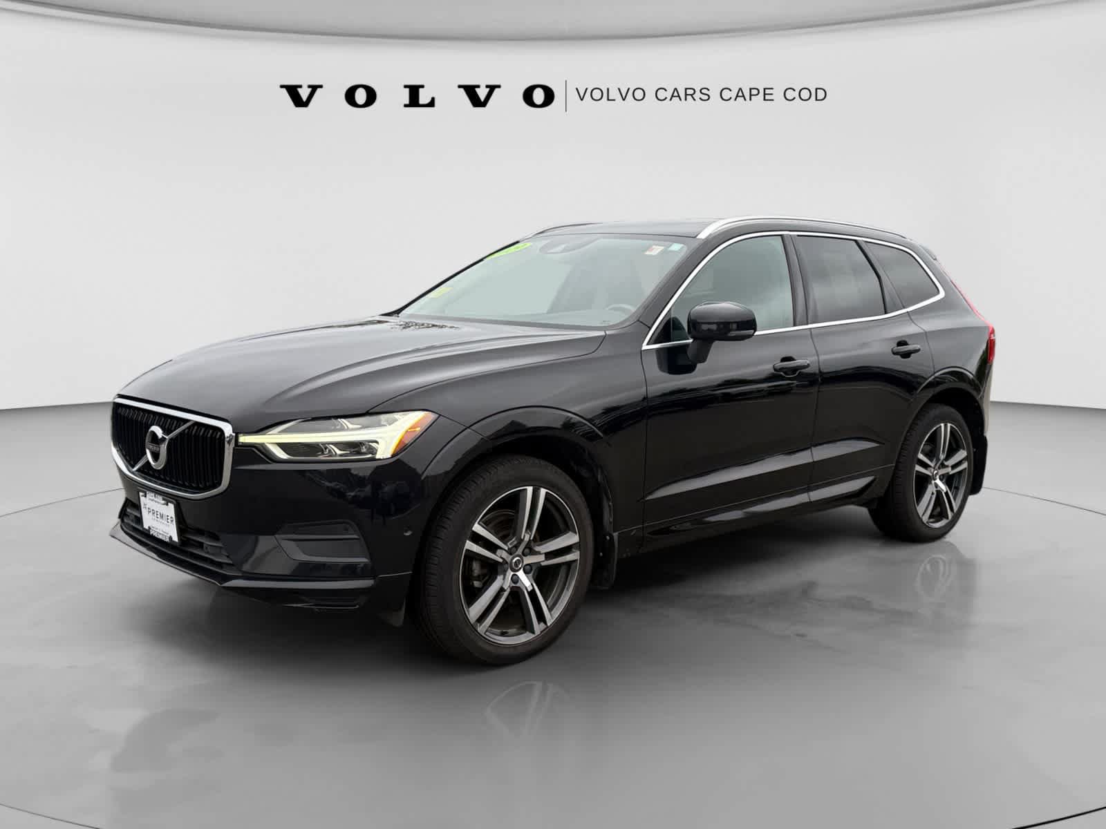 Used 2019 Volvo XC60 T5 Momentum w/ Protection Package AWD/4WD image 3
