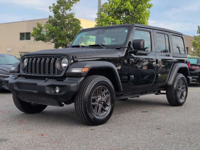 Used 2024 Jeep Wrangler Unlimited Sport AWD/4WD image 2