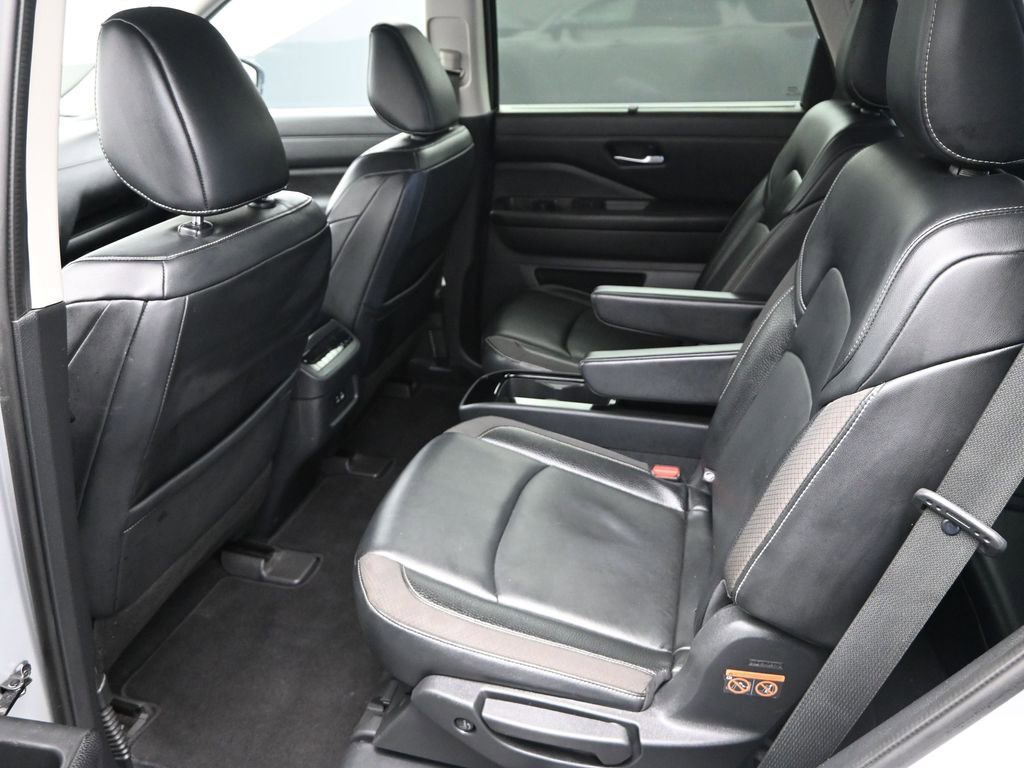Used 2022 Nissan Pathfinder SL w/ SL Premium Package image 13