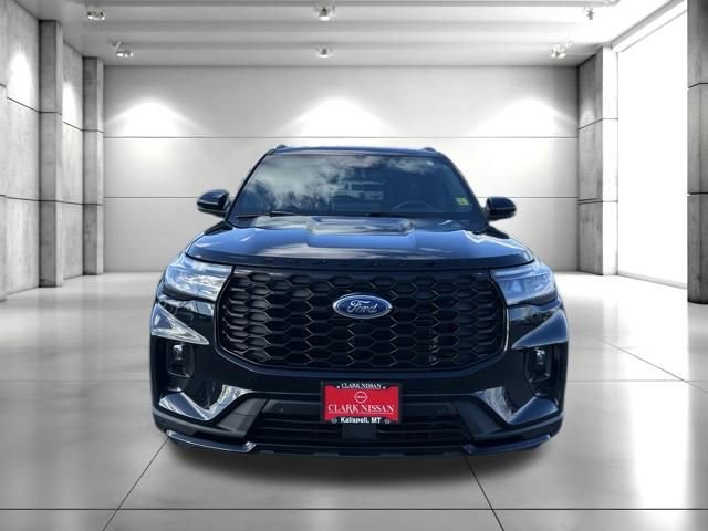 Used 2025 Ford Explorer ST-Line image 2