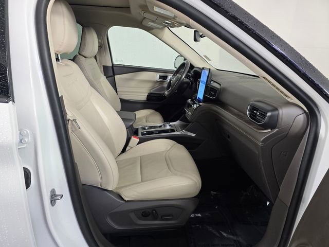 Certified 2023 Ford Explorer Platinum w/ Technology Package image 11