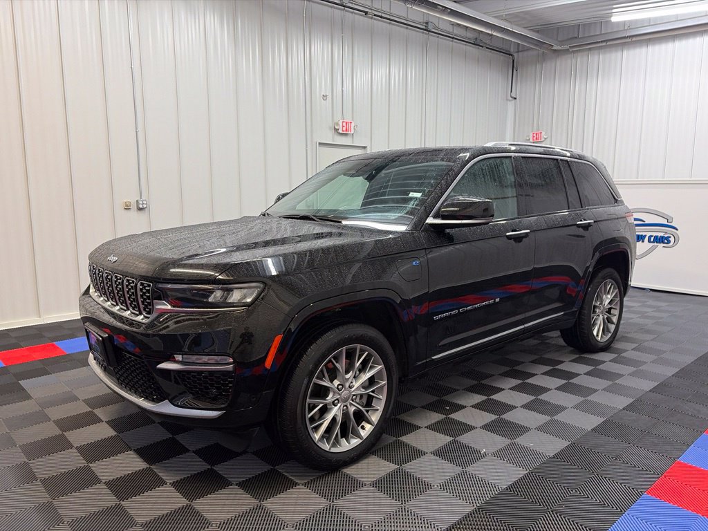 Used 2023 Jeep Grand Cherokee Summit w/ Luxury Tech Group V AWD/4WD image 8
