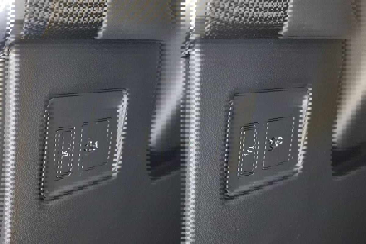 Used 2018 Land Rover Range Rover Sport SVR image 25