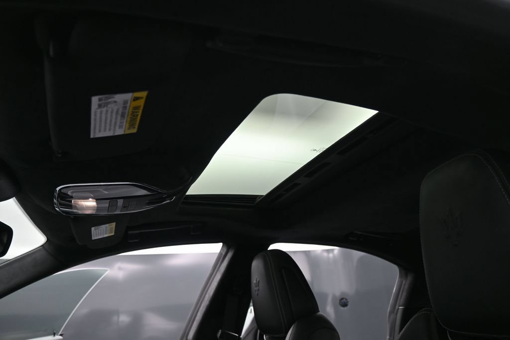 Used 2022 Maserati Ghibli GT RWD image 18