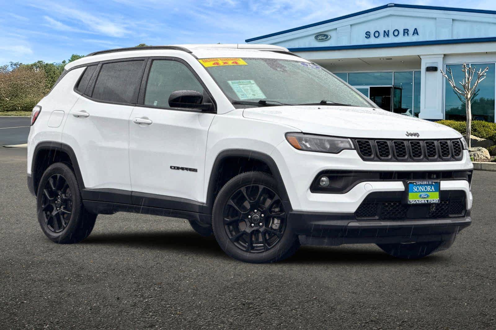 Used 2025 Jeep Compass Latitude w/ Altitude Special Edition AWD/4WD image 2