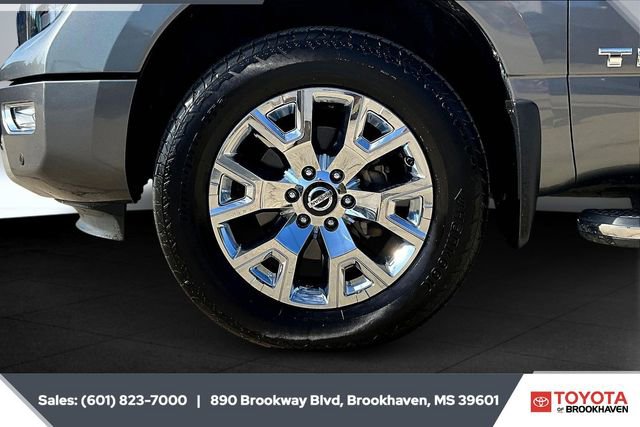 Used 2021 Nissan Titan SL w/ Moonroof Package image 7