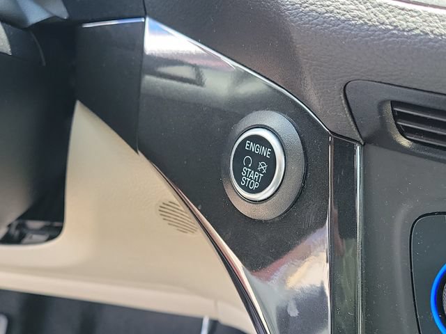 Used 2019 Ford Escape Titanium AWD/4WD image 13
